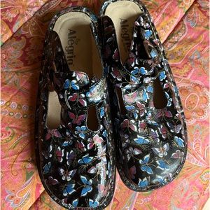 Algeria PG Lite Leather Butterfly Print Slides Clogs US Sz 8 EU 38